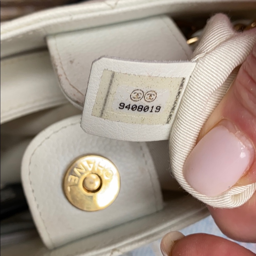 Chanel Petite Tote Bag - Picture 3 of 16
